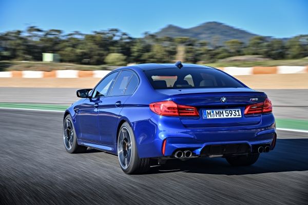 p90286944_lowres_the-new-bmw-m5-11-20