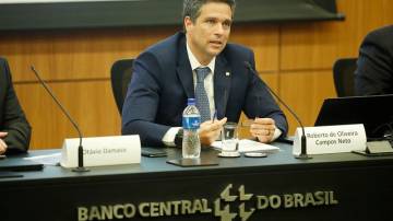 Roberto Campos Neto, presidente do Banco Central, dá entrevista a jornalistas