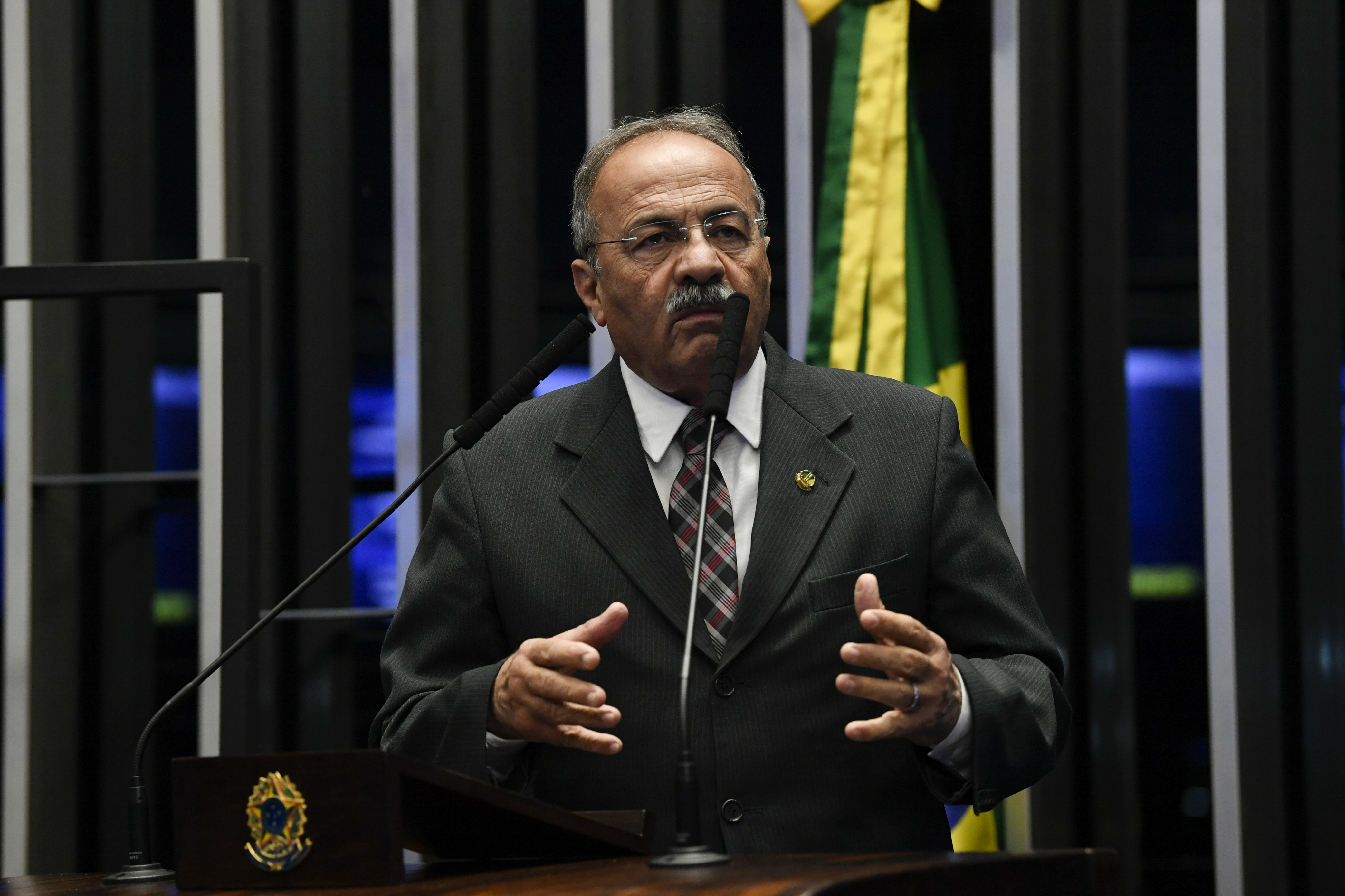 Em discurso, à tribuna, senador Chico Rodrigues (DEM-RR) (Crédito: Jefferson Rudy/Agência Senado)