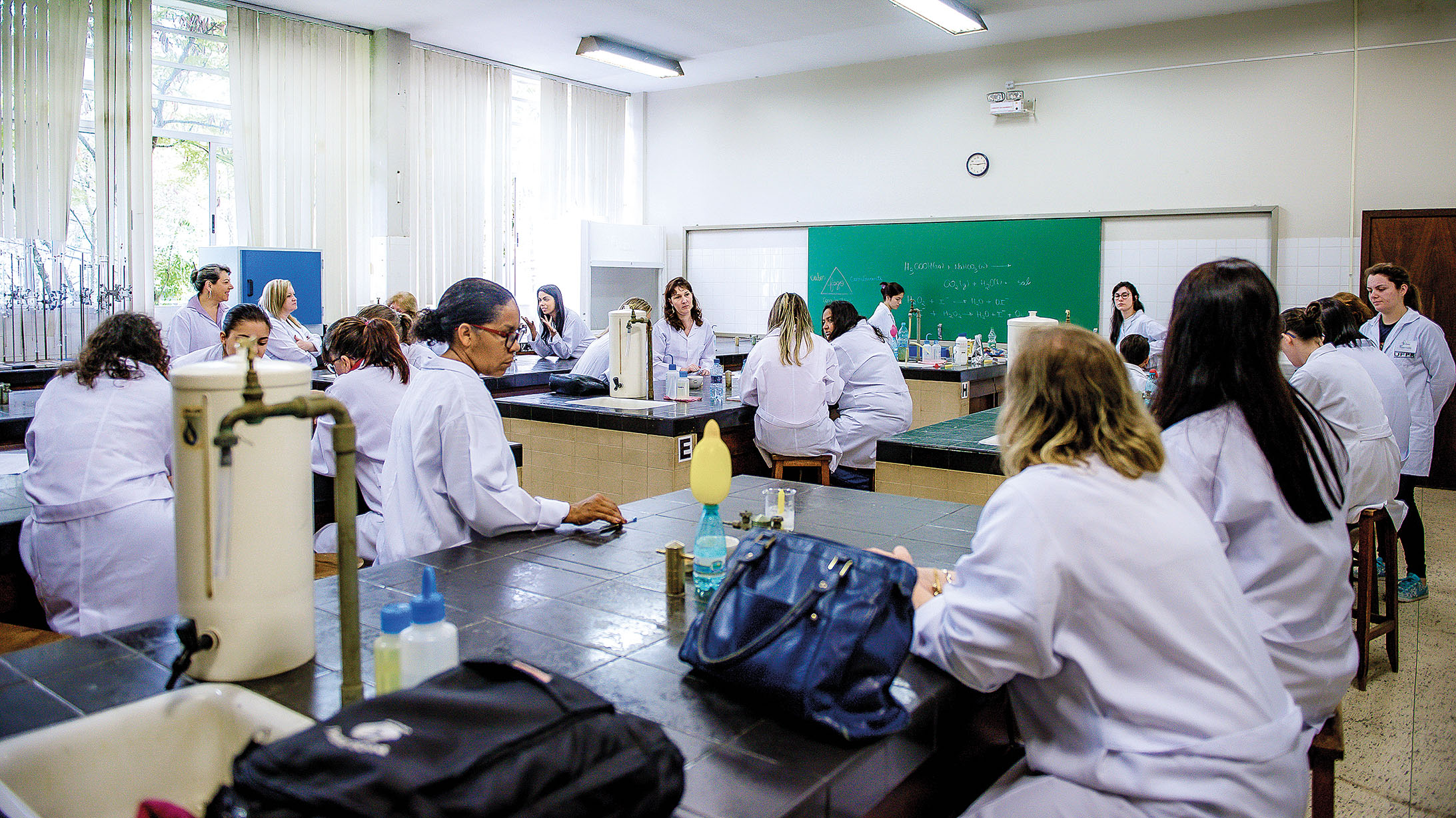 Universidade Federal do Paraná (UFPR)
Experimentando Ciência - PETQuímica
(Foto: Marcos Solivan, SUCOM)