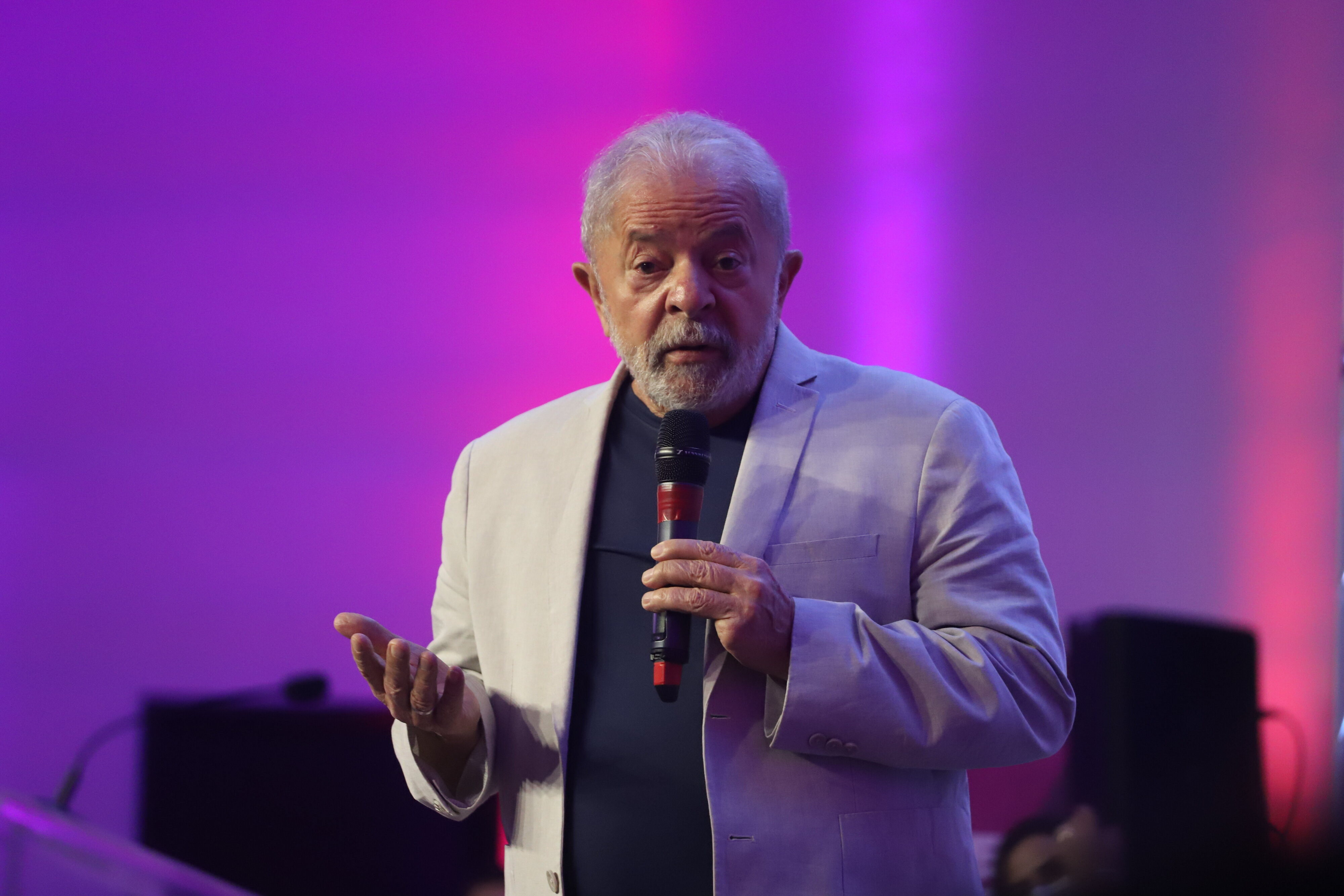 O ex-presidente Luiz Inácio Lula da Silva participa da reunião "Mulheres com Lula     para reconstruir o Brasil", (Foto: LECO VIANA/THENEWS2/ESTADÃO CONTEÚDO)