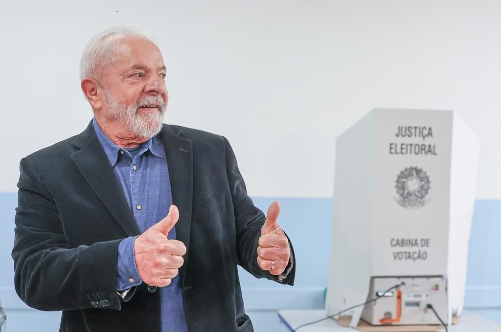 O ex-presidente e candidato Luiz Inário Lula da Silva (PT) vota em São Bernardo do Campo, no ABC paulista, neste domingo (2), no primeiro turno das eleições de 2022 (Foto: Divulgação)