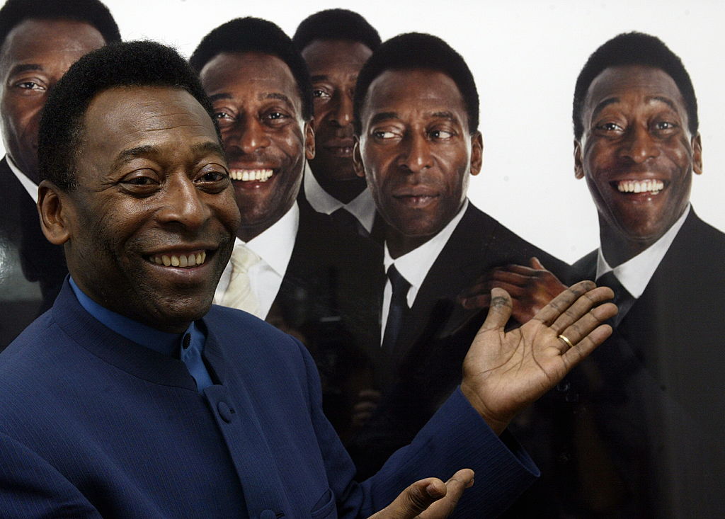 Pelé lança exibição fotográfica em Londres em 2003