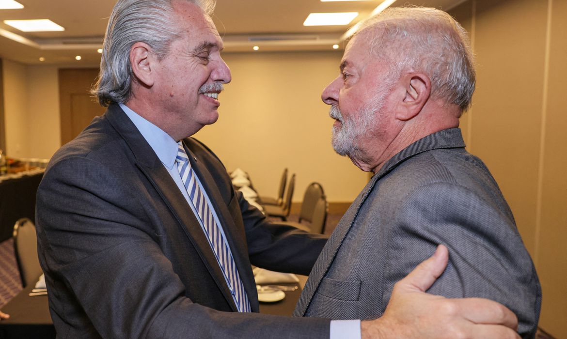 Alberto Fernández e Luiz Inácio Lula da Silva (Esteban Collazo/Presidência da Argentina)