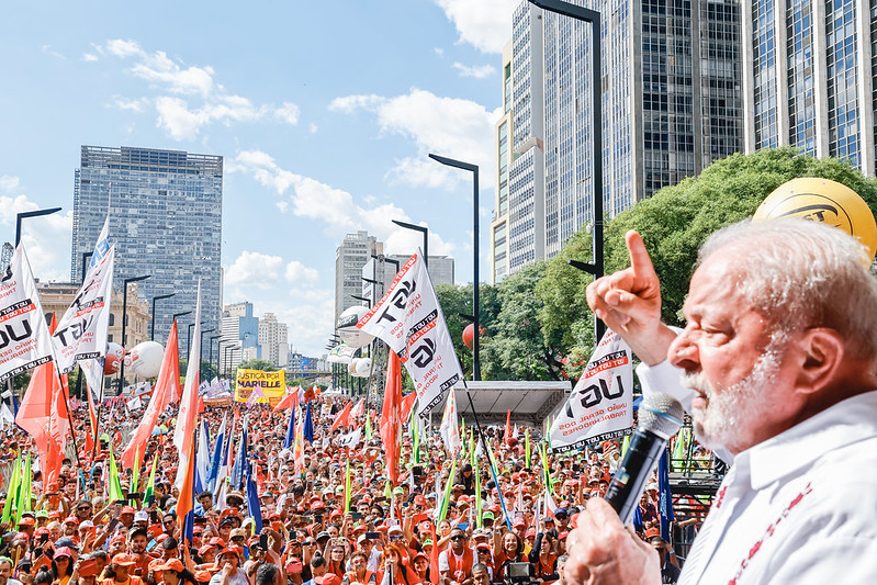 O presidente Luiz Inácio Lula da Silva (PT) discursa em ato de celebração do Dia do Trabalhador, no Vale do Anhangabaú, em São Paulo (Foto: Ricardo Stuckert/PR)