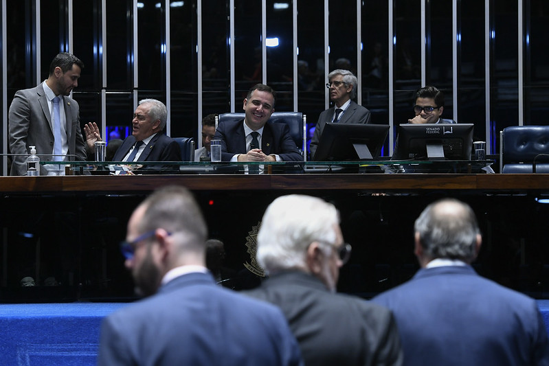 O presidente do Senado Federal, Rodrigo Pacheco (PSD-MG), durante sessão plenária (Foto: Edilson Rodrigues/Agência Senado)