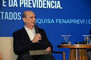 Edson Franco, presidente da Fenaprevi, durante apresentação da pesquisa nesta manhã de quinta-feira (26) em São Paulo (Foto: Divulgação/Fenaprevi)