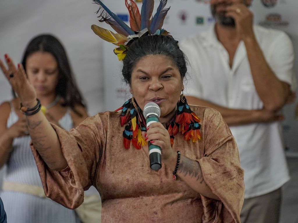 Brasília (DF), 14/09/2023, A ministra dos Povos Indígenas, Sônia Guajajara, durante abertura  do 10º Encontro e Feira dos Povos do Cerrado, na Torre de TV, em Brasília.  Foto: Rafa Neddermeyer/Agência Brasil